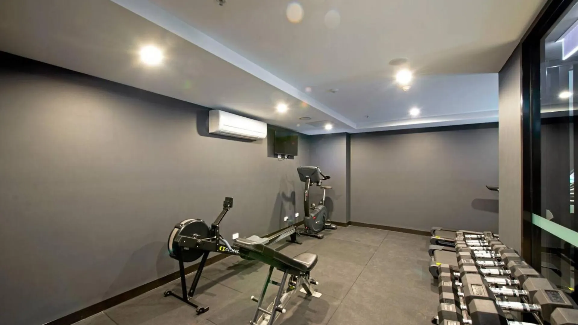 Modern 1-Bed Apartment With Pool And Sauna Canberra