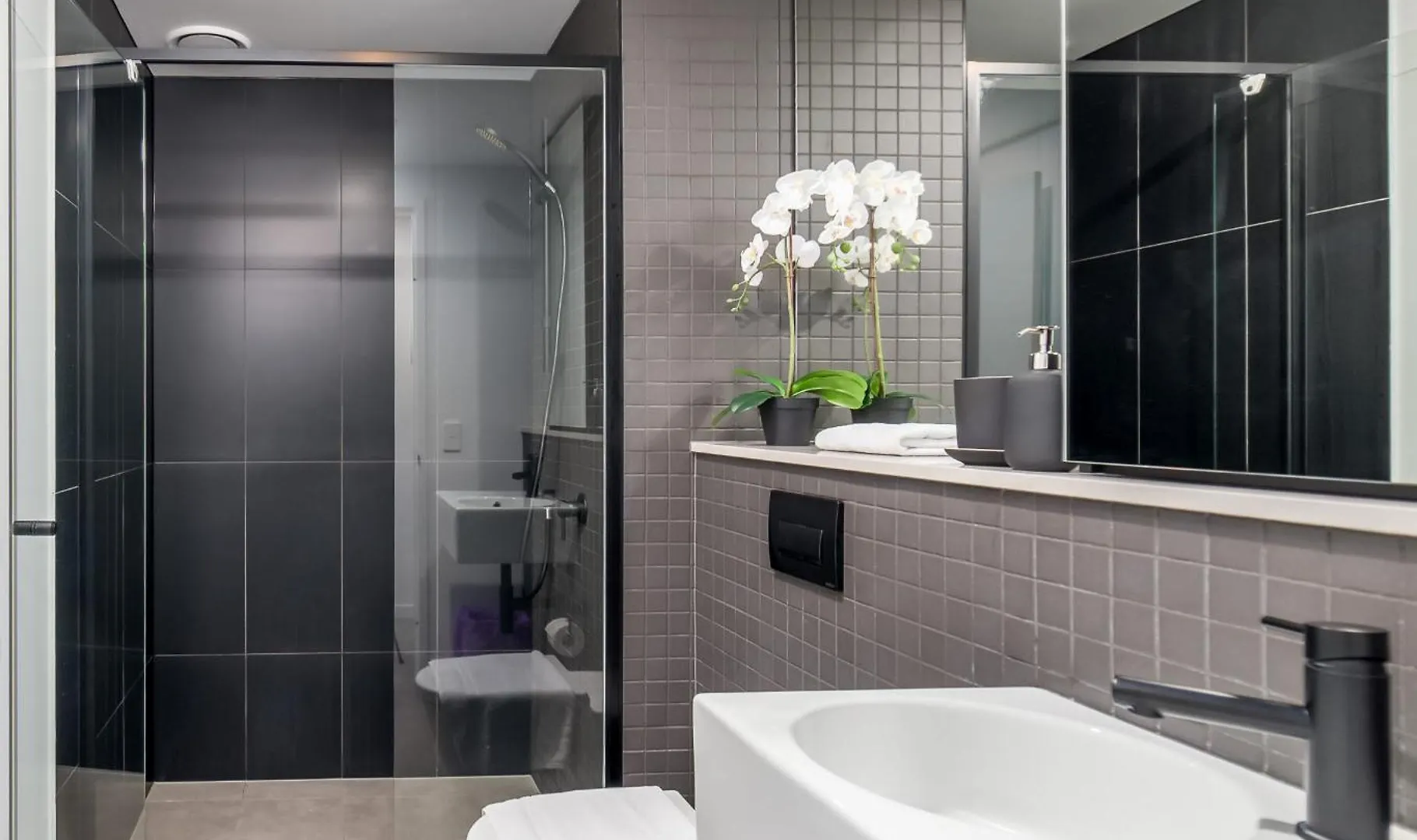 Modern 1-Bed Apartment With Pool And Sauna Canberra 0*,  Australie